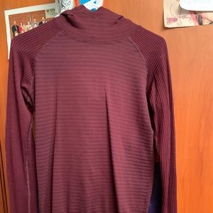 Lululemon workout top